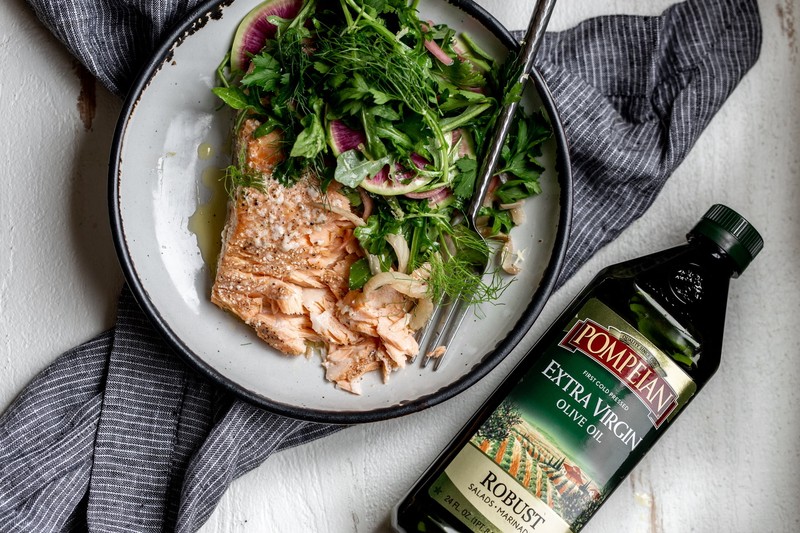 Pompeian Robust Extra Virgin Olive Oil - 68 fl oz gallery