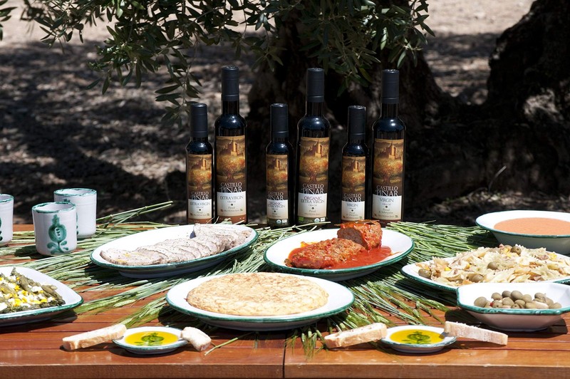 Castillo de Pinar First Cold Pressed Extra Virgin Olive Oil Picual Single-Var... gallery