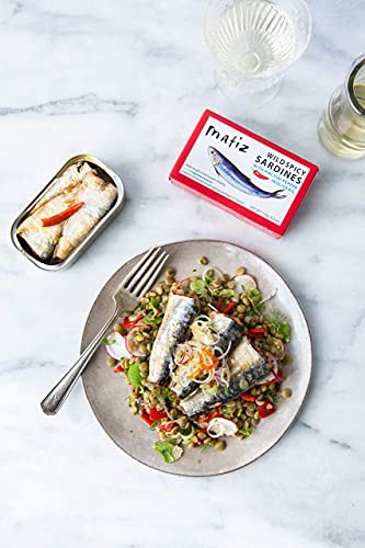 Spicy Spanish Sardines in Olive Oil Piri Piri 4.2oz gallery