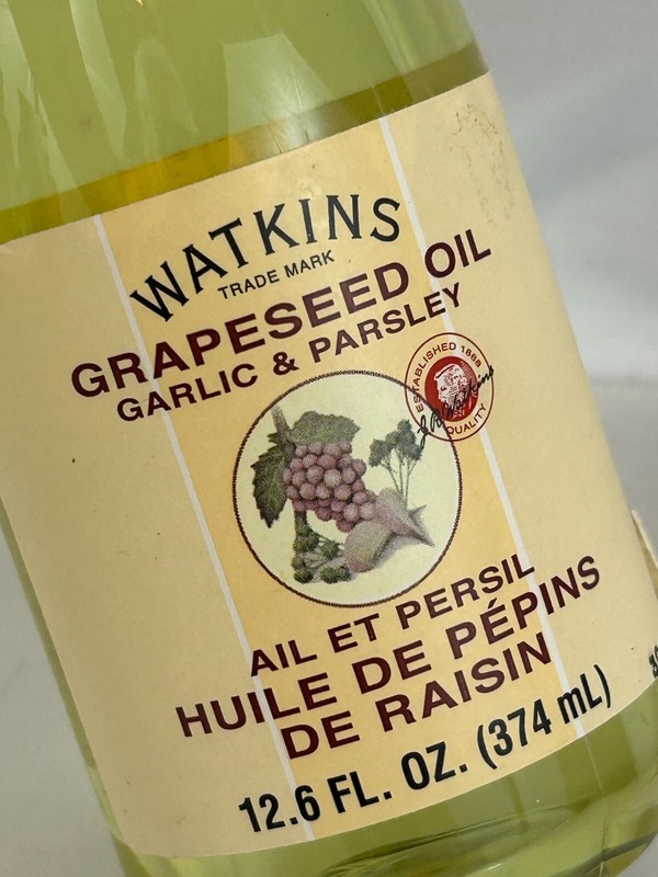 Watkins Grapeseed Oil Natural Flavors with Garlic & Parsley Bottle 12.6 Fl oz gallery