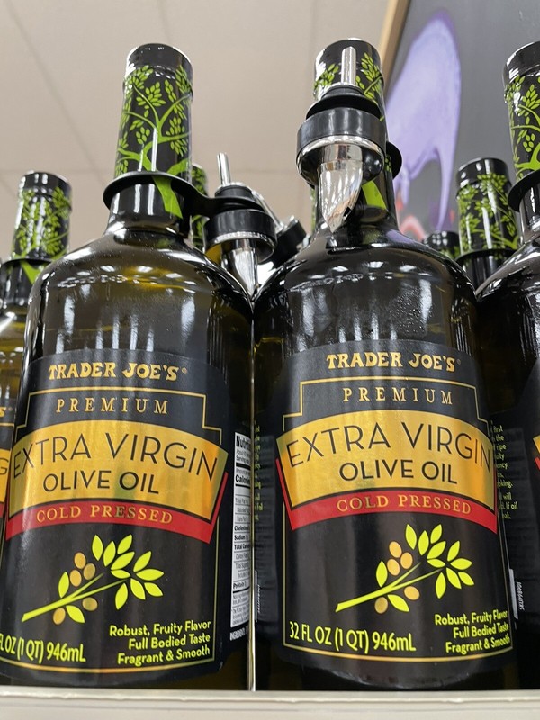 Trader Joe's Premium Extra Virgin Olive Oil Cold Pressed 32 FL OZ gallery