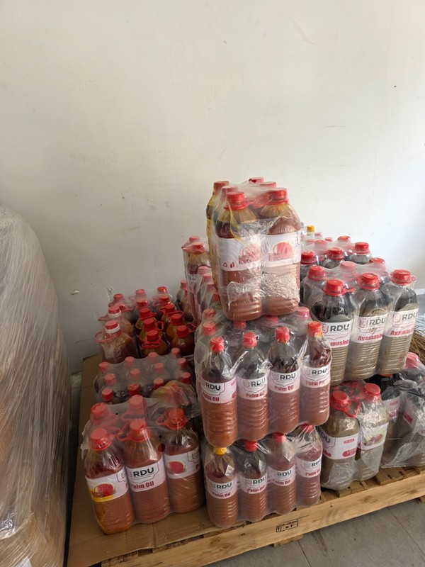 Unadulterated Nigerian palm oil ( 100% Organic) 2 LITERS gallery