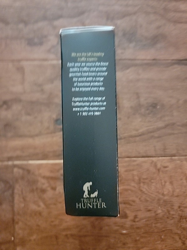 TruffleHunter - English Black & White Truffle Oil Set - 3.38 oz Boxed Gift gallery