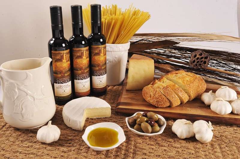 Castillo de Pinar First Cold Pressed Extra Virgin Olive Oil Picual Single-Var... gallery