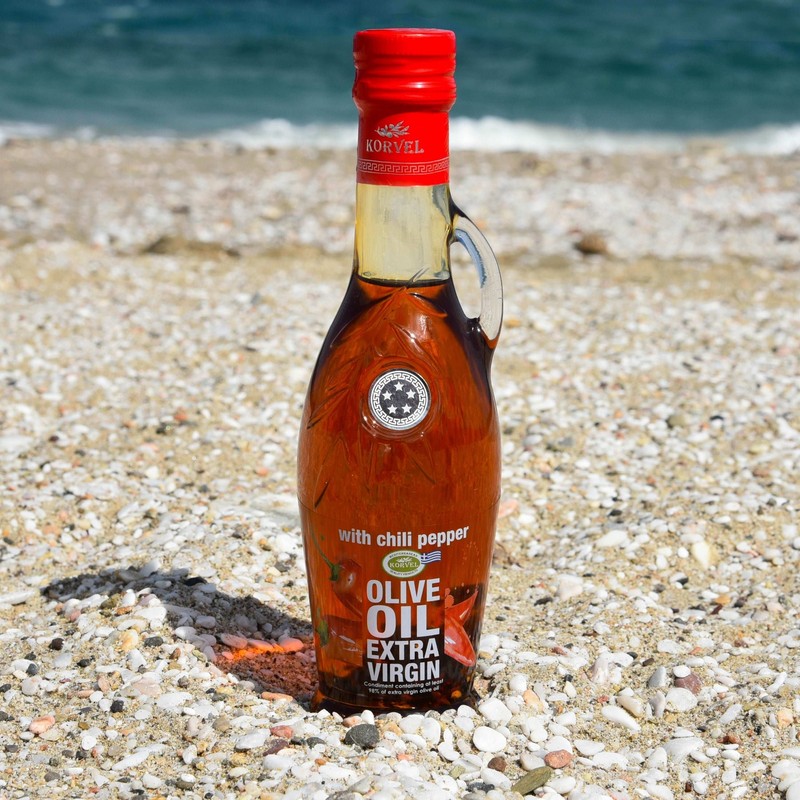 KORVEL Greek EV Olive Oil with Chili Pepper, Amphora 8.45 fl oz gallery